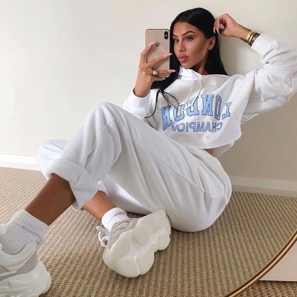 London Cropped Top Hoodie - Picture 1 of 3